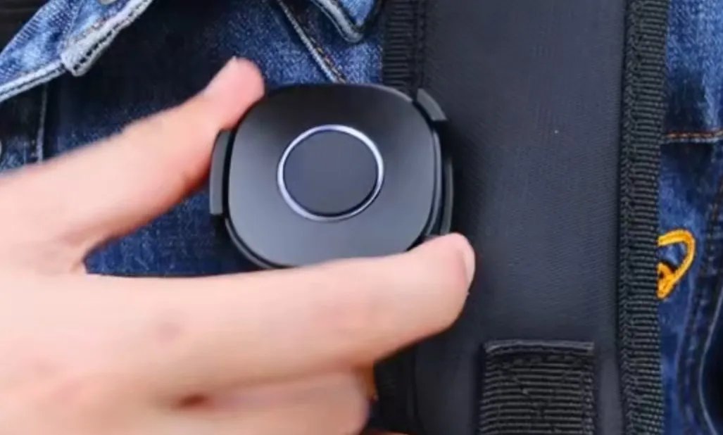Clip mount on bag